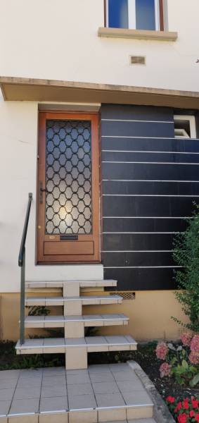 REMPLACEMENT PORTE ENTRÉE ALU / BOIS  ET PVC  A GRENOBLE